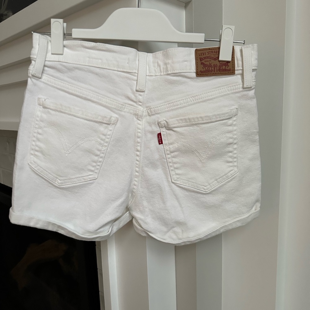 Levi / jean short / white